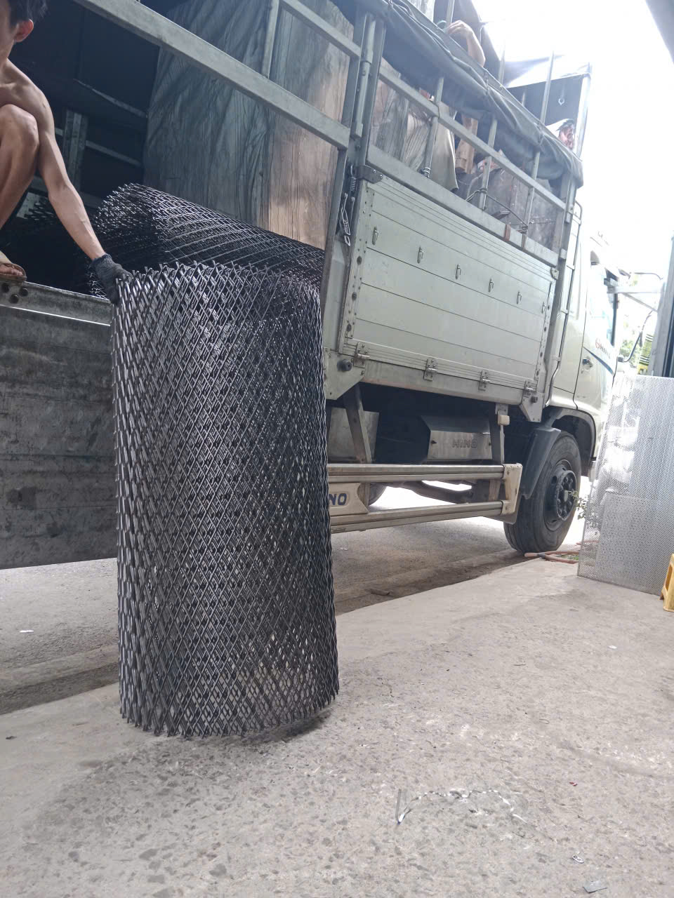 Lưới Kéo Giãn Thép Xây Dựng Là Như Thế Nào?